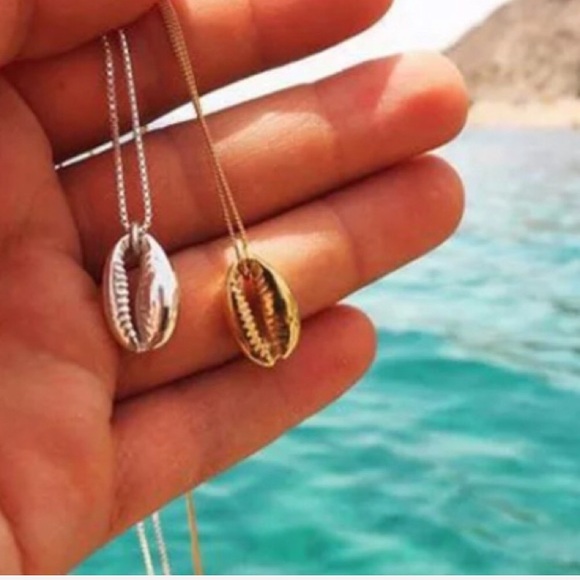 🔴𝟱/$𝟭𝟱🔴𝗖𝗟𝗘𝗔𝗥𝗔𝗡𝗖𝗘 Seashell Choker NEW - Picture 8 of 11